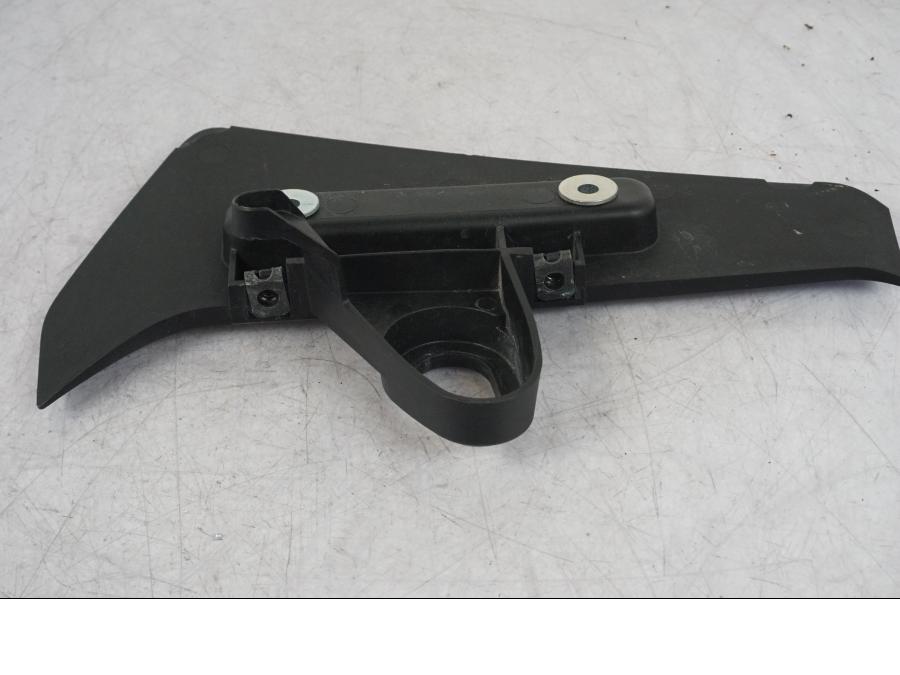 Höger sida på Blinkersfäste från en Yamaha MT-09 SP -2018 motorcykel.