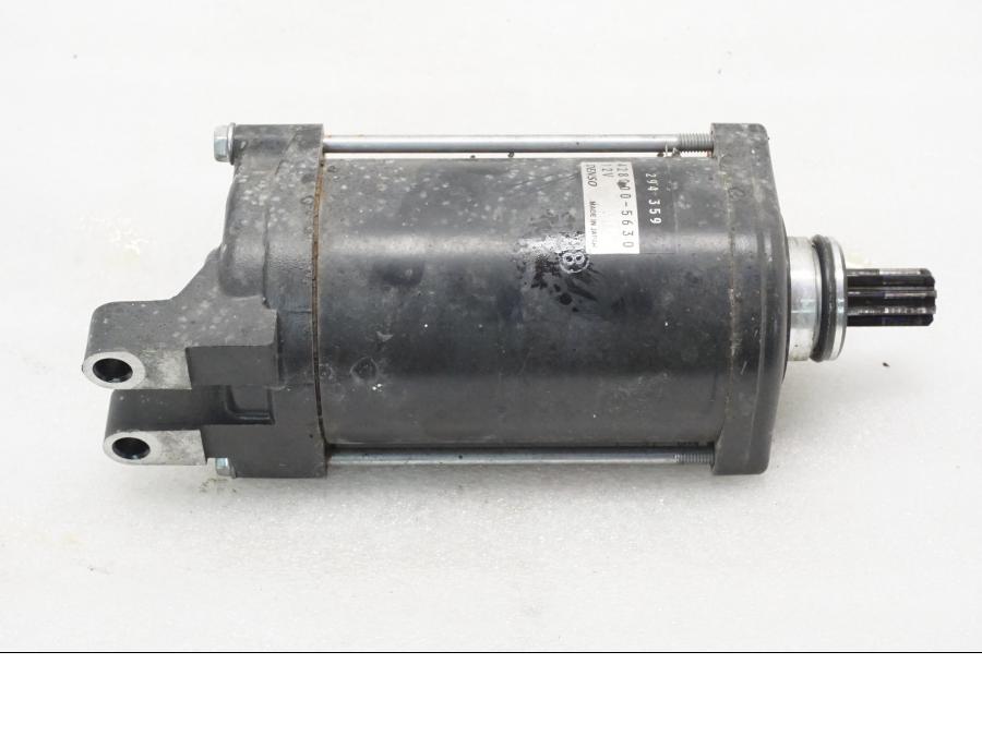 Baksidan på Startmotor från en BMW F 800 R -2011 motorcykel.