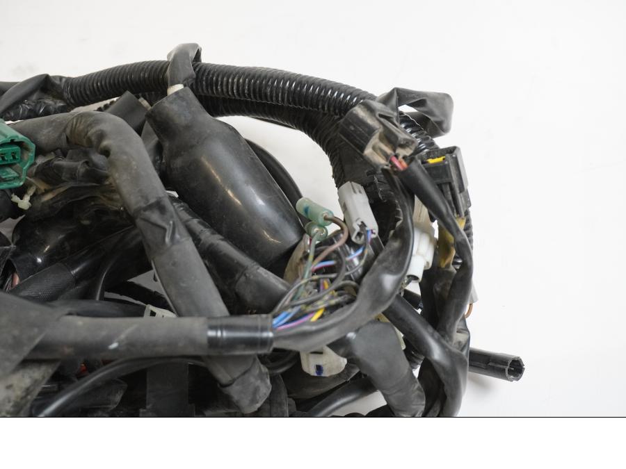 Vänster sida på Kabelstam från en Yamaha XT 1200 Z -2011 motorcykel.