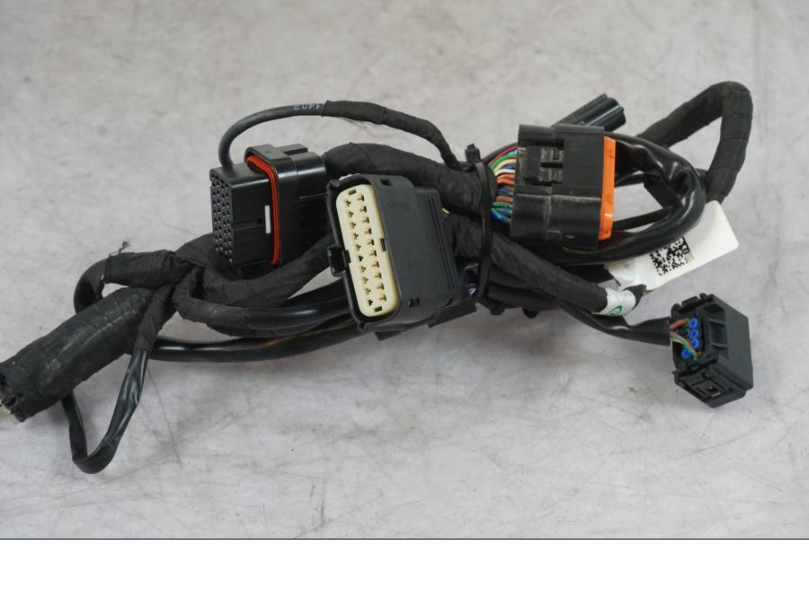 Framsidan på Kablage från en KTM 1290 Super Adventure S -2022 motorcykel.