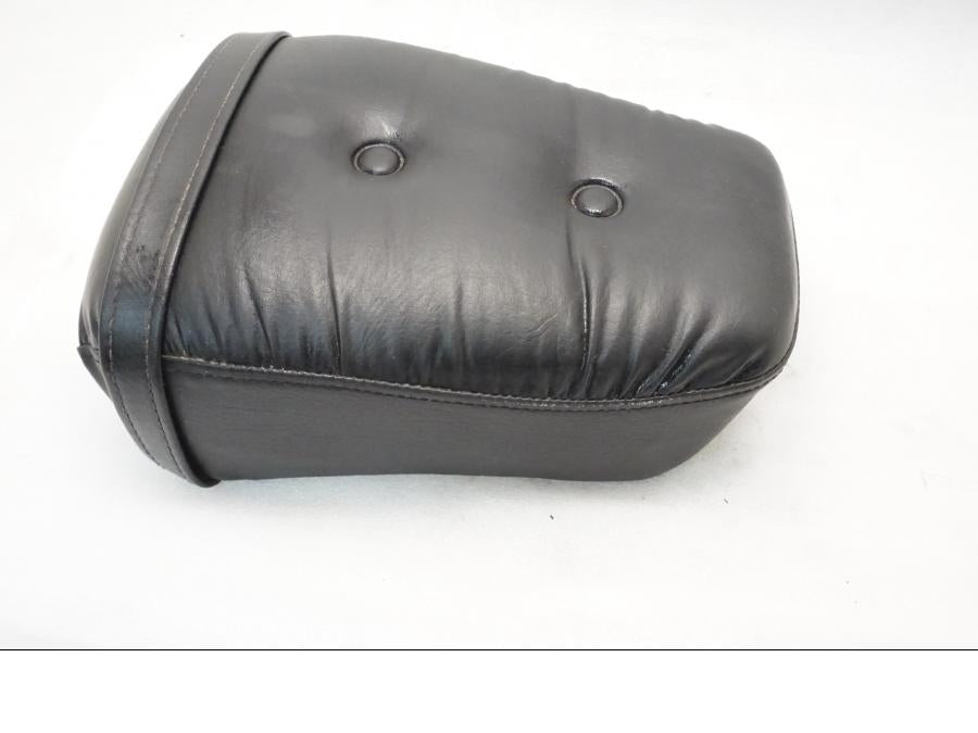 Baksidan på Sadel från en Yamaha XV 535 -1999 motorcykel.