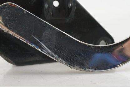 Baksidan på Fotpinnefäste från en Kawasaki VN 800 -2000 motorcykel.