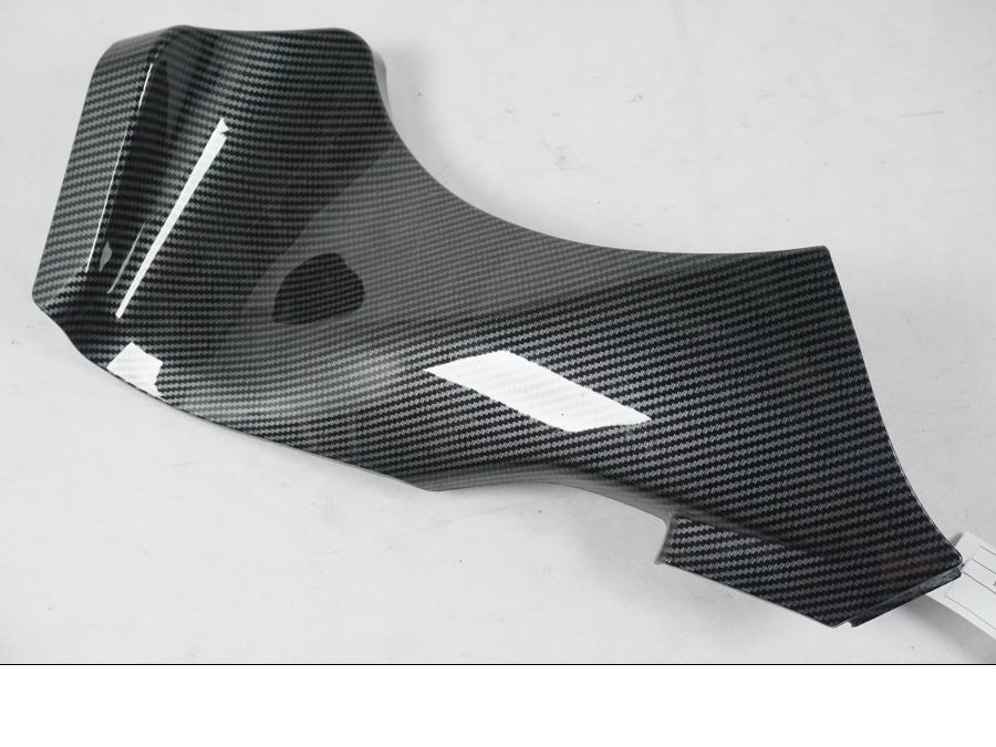 Framsidan på Instrumentpanelkåpa från en Kawasaki ZX-6R -2005 motorcykel.