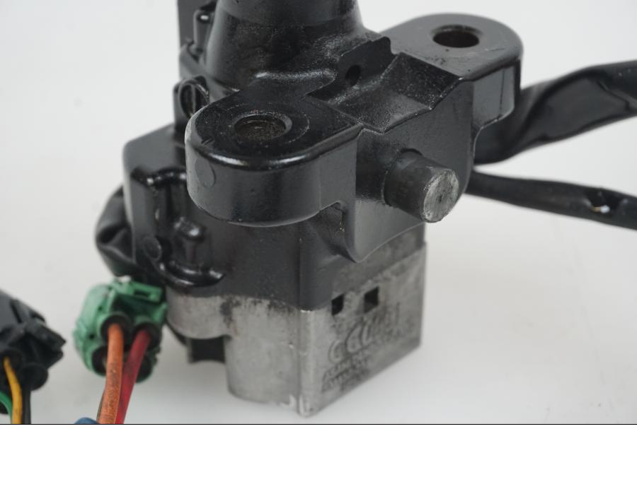 Snett nerifrån på Låssats från en Suzuki GSX-R 1000 -2007 motorcykel.