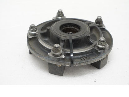 Framsidan på Drevfäste från en Suzuki GSX 1300 BK -2008 motorcykel.