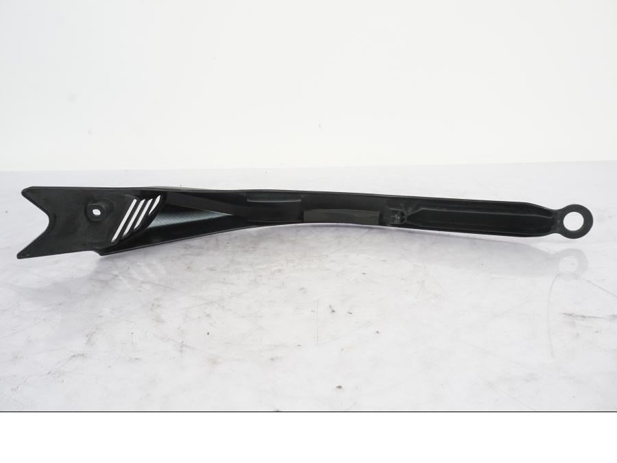 Höger sida på Ramplast från en Kawasaki ER-6N -2012 motorcykel.