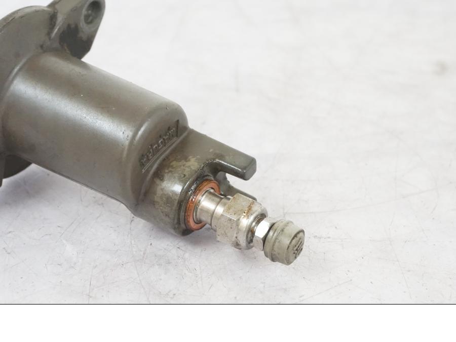 Höger sida på Kopplingslavcylinder från en BMW R 1200 GSA -2012 motorcykel.