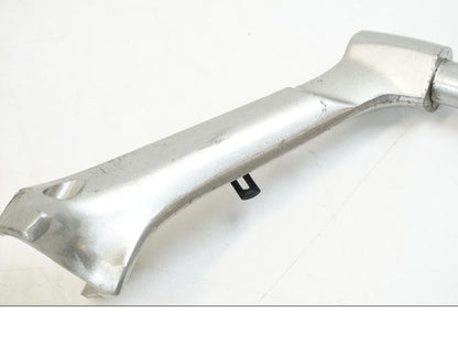 Snett uppifrån på Styre från en Honda ST 1300 -2002 motorcykel.