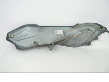 Baksidan på Motorkåpa från en BMW C400 -2019 motorcykel.