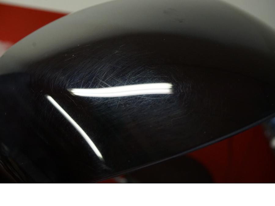 Extrabild2 på Vindruta från en Suzuki GSR 600 -2008 motorcykel.