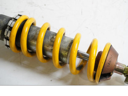 Snett uppifrån på Stötdämpare från en Cagiva Raptor 1000 -2002 motorcykel.