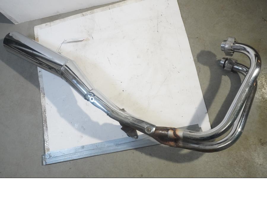 Framsidan på Avgassystem från en Honda CB 750 SF -1993 motorcykel.