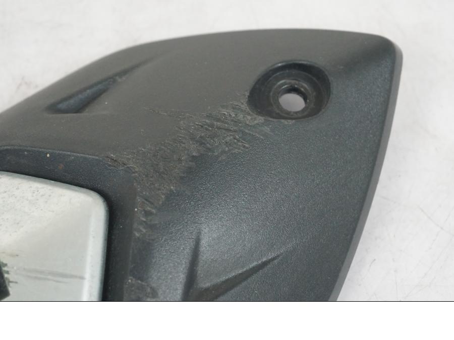 Vänster sida på Bensintankdekor från en Triumph Tiger Explorer -2013 motorcykel.