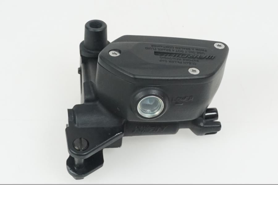 Baksidan på Bromshuvudcylinder från en BMW R NineT -2022 motorcykel.