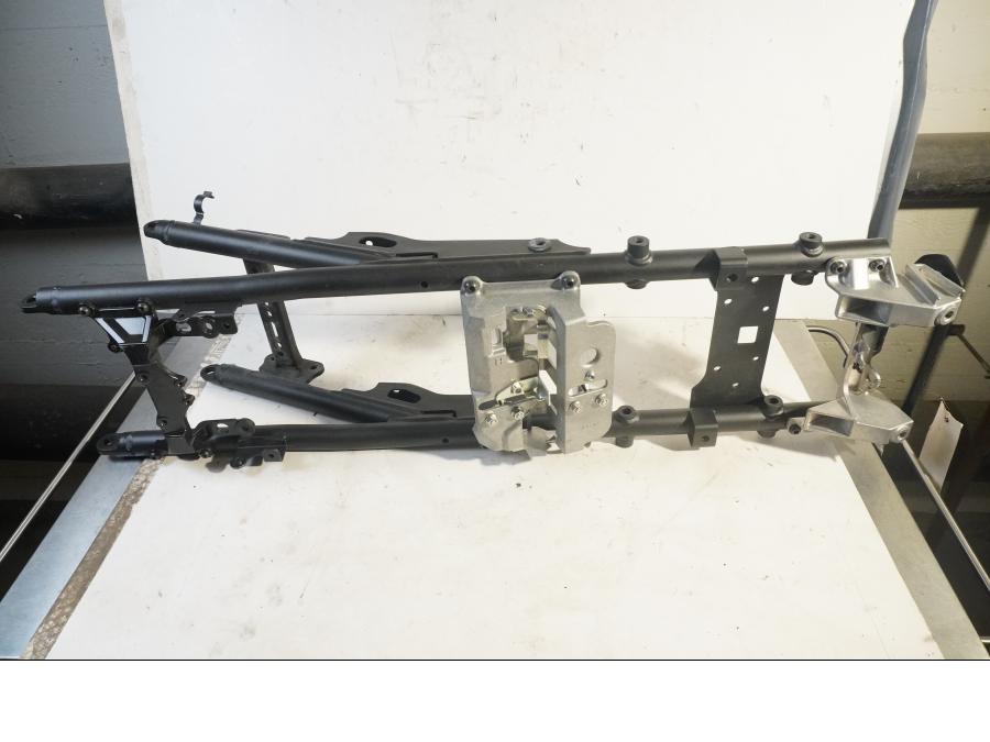 Framsidan på Bakram från en Yamaha MT-09 Tracer -2016 motorcykel.