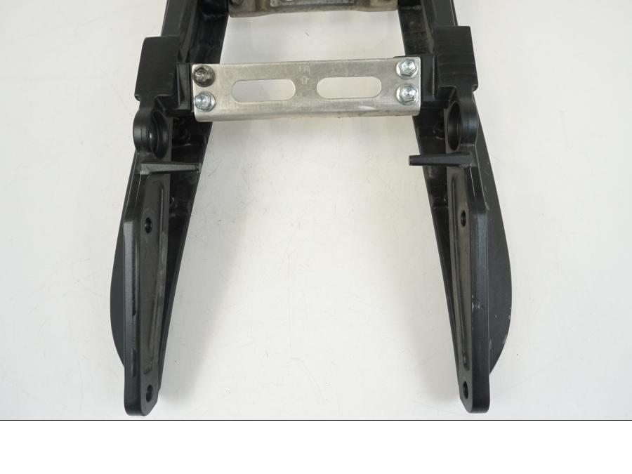 Vänster sida på Bakram från en Suzuki GSX-R 1000 -2007 motorcykel.