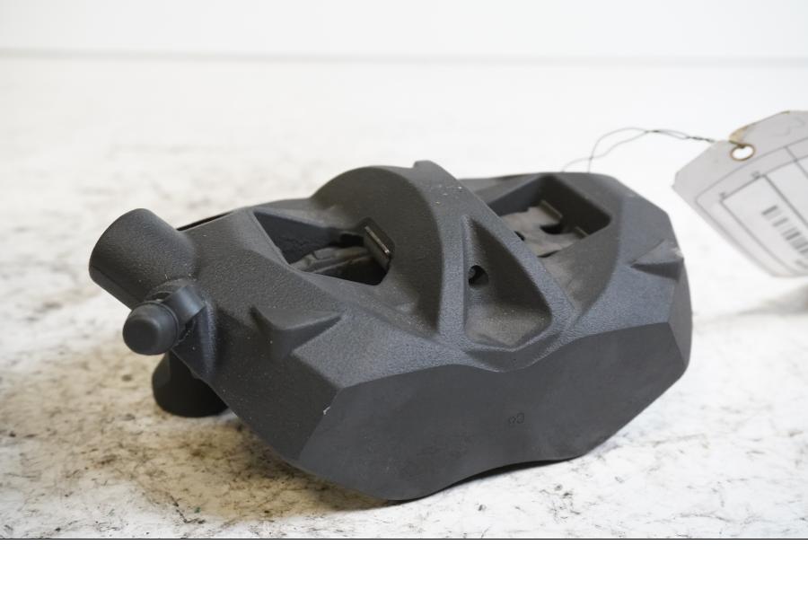 Baksidan på Bromsok från en Triumph Daytona 675 -2011 motorcykel.