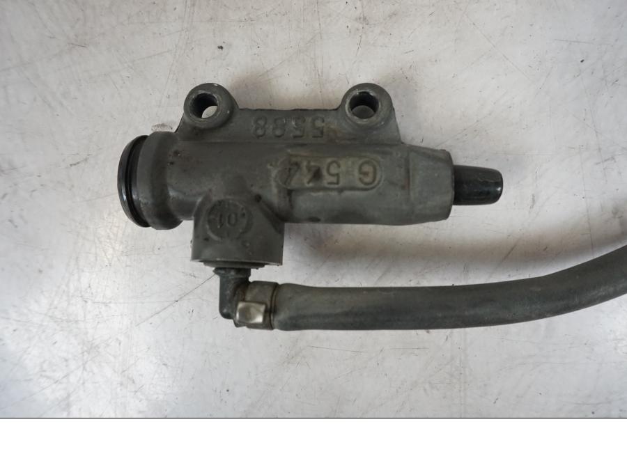 Höger sida på Bromshuvudcylinder från en BMW R 1150 GS -2002 motorcykel.