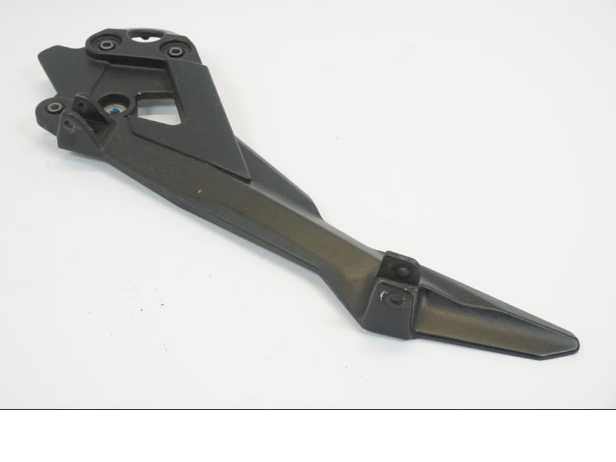 Höger sida på Fotpinnefäste från en Yamaha XJ 6 -2011 motorcykel.