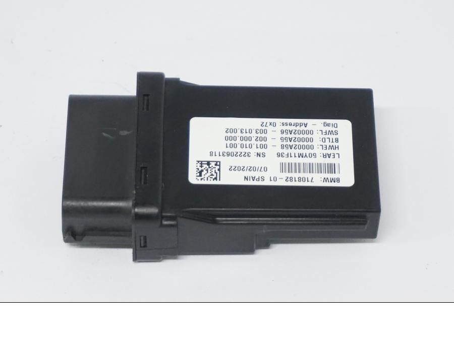 Snett uppifrån på Styrbox från en BMW R 1250 GS -2022 motorcykel.