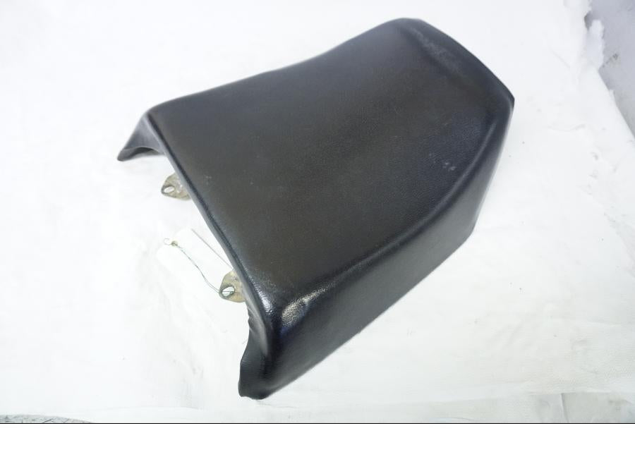 Baksidan på Sadel från en Suzuki GSX-R 1100 -1989 motorcykel.