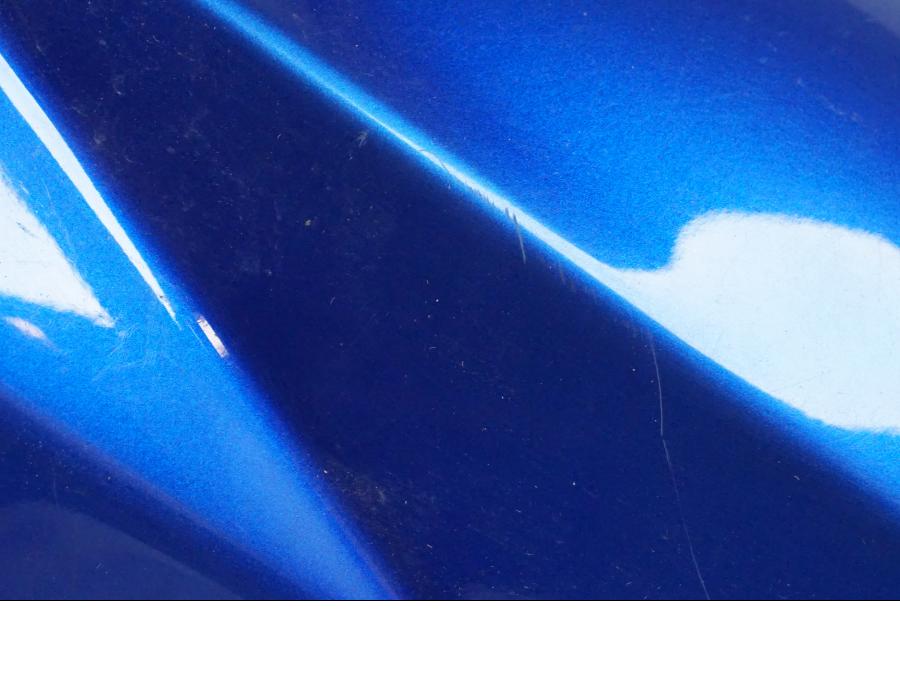 Höger sida på Framskärm från en Suzuki SV 650 S -2005 motorcykel.