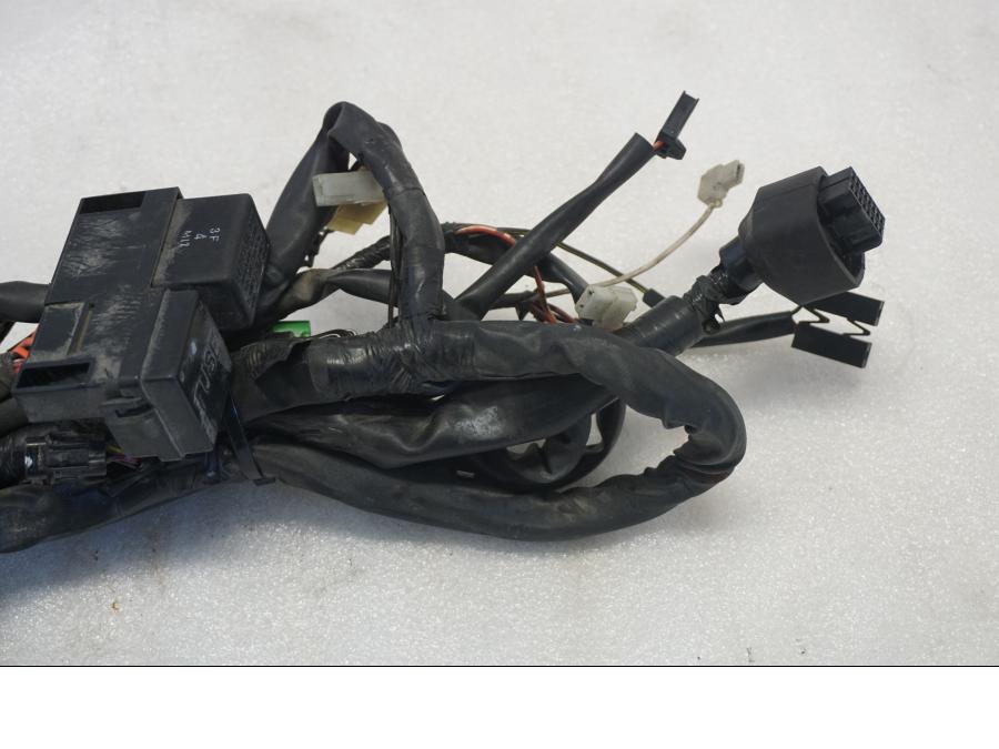 Vänster sida på Kabelstam från en Suzuki VL 800 -2004 motorcykel.