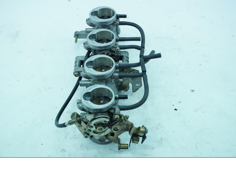 Snett uppifrån på Spjällhus från en Kawasaki ZX-6R -2004 motorcykel.