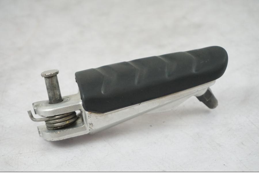 Framsidan på Fotpinne från en BMW R 1200 R -2007 motorcykel.