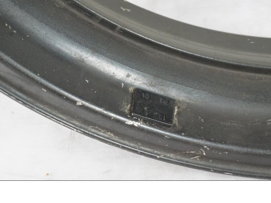 Extrabild4 på Fälg från en Honda CBR 1000 F -1999 motorcykel.