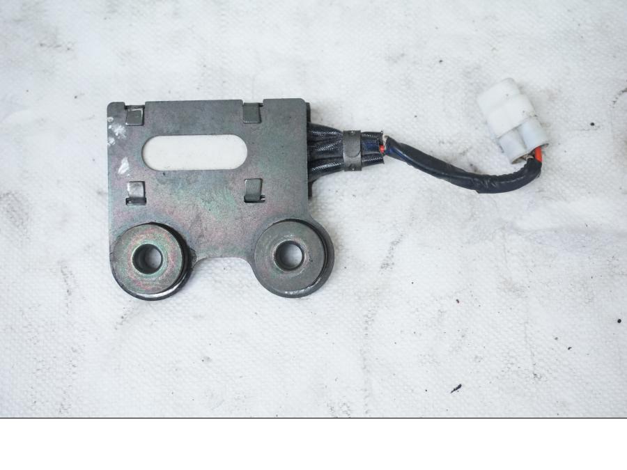 Framsidan på Resistor från en Suzuki GSX-R 750 -2001 motorcykel.