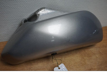 Framsidan på Sidopanel från en Suzuki VL 800 -2004 motorcykel.