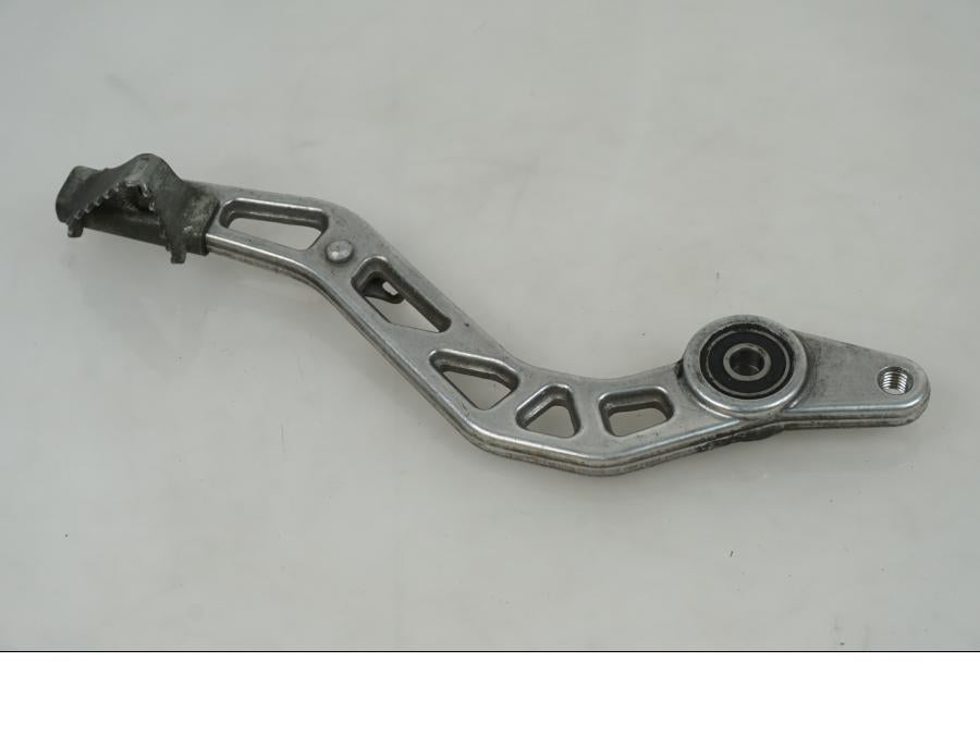 Framsidan på Bromspedal från en KTM 625 SM -2002 motorcykel.