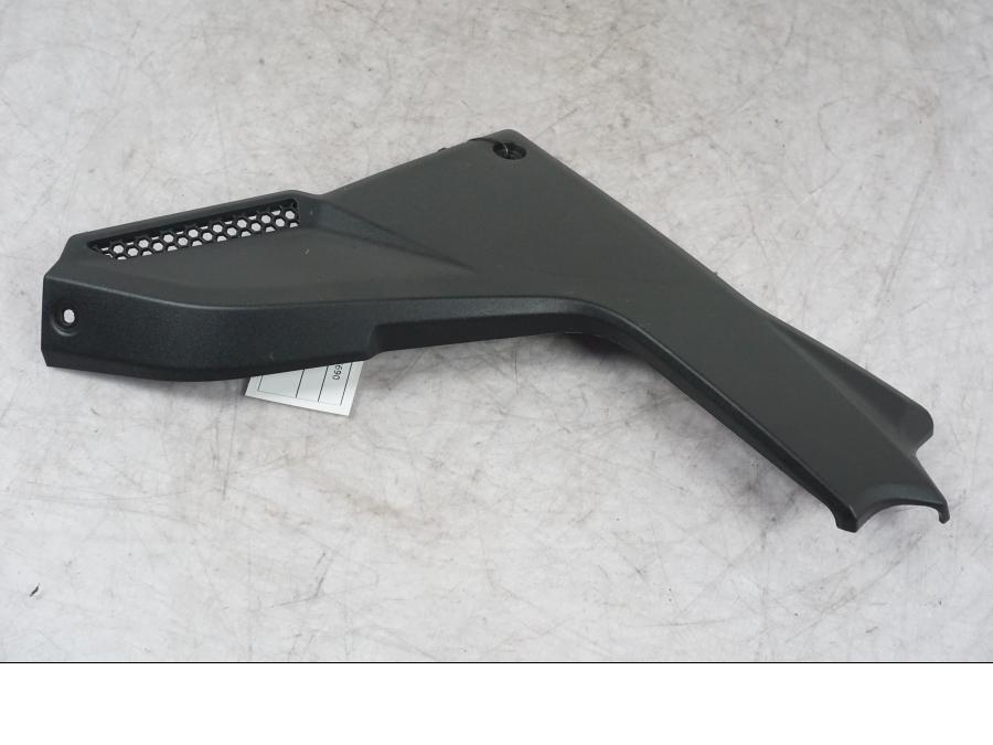 Vänster sida på Sidkåpa från en Ducati Multistrada V4 -2024 motorcykel.