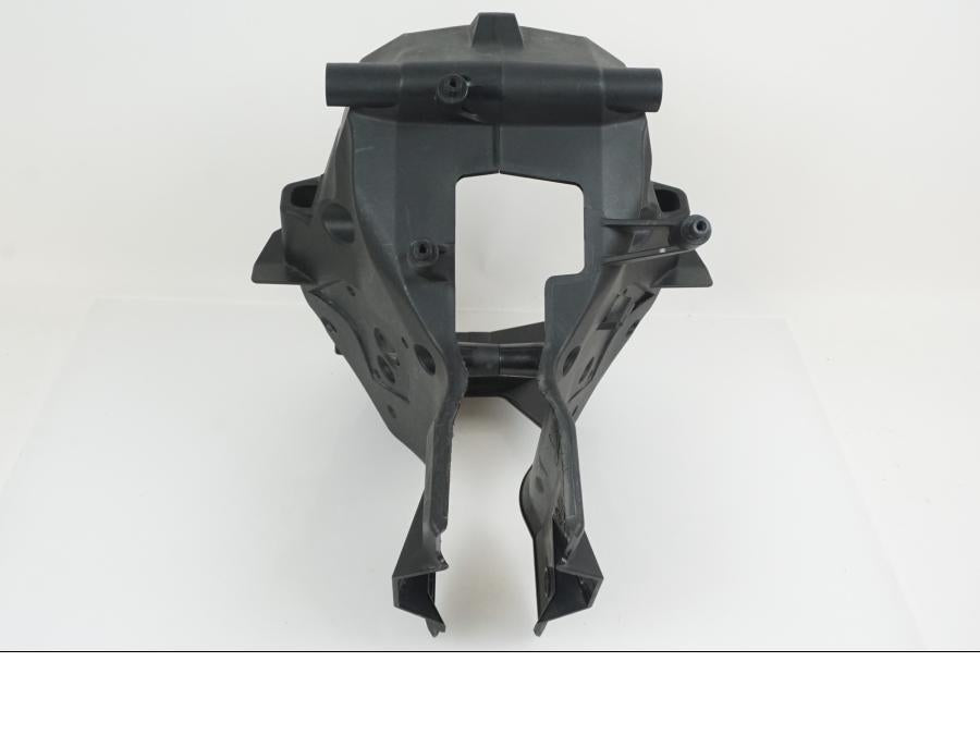 Snett uppifrån på Toppkåpstag från en KTM 1290 Super Adventure -2015 motorcykel.