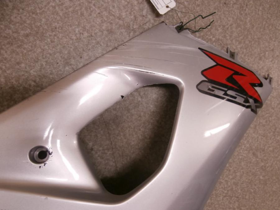 Baksidan på Sidkåpa från en Suzuki GSX-R 1000 -2003 motorcykel.