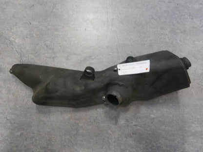 Höger sida på Ljuddämpare från en Honda CB 1000 R -2009 motorcykel.