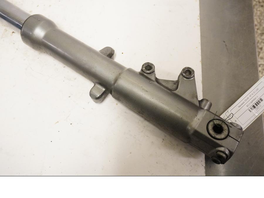 Baksidan på Gaffelben från en Kawasaki ZX-6R -1997 motorcykel.