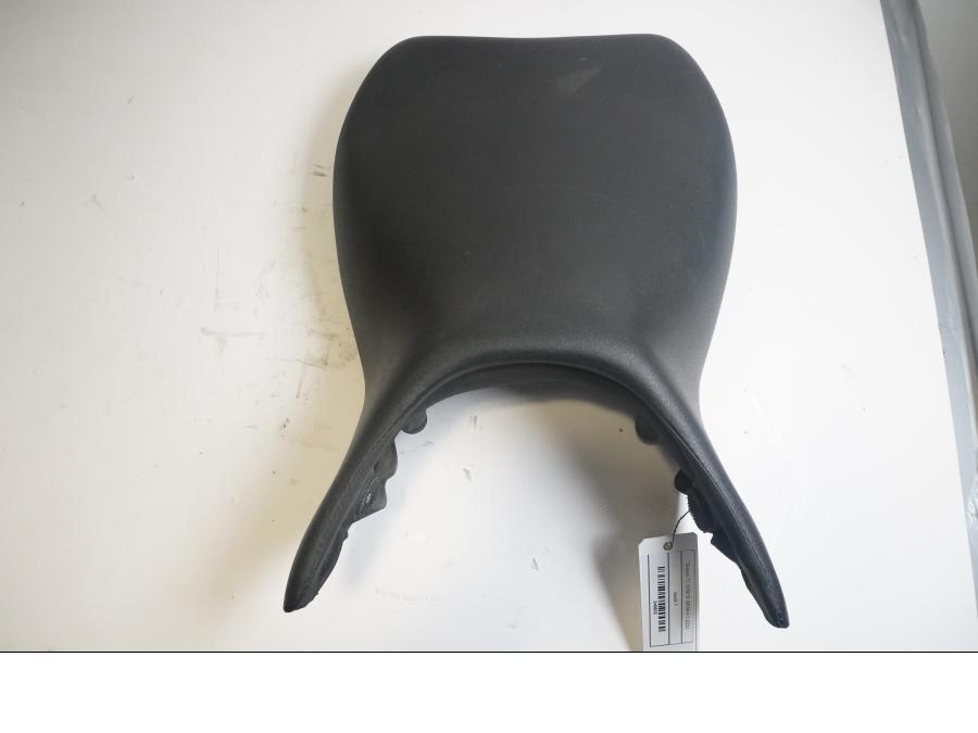 Baksidan på Sadel från en Suzuki TL 1000 S -1998 motorcykel.