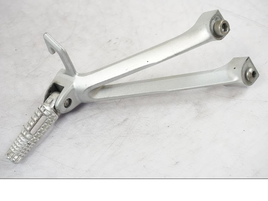 Framsidan på Fotpinne från en Suzuki GSX-R 750 -2006 motorcykel.