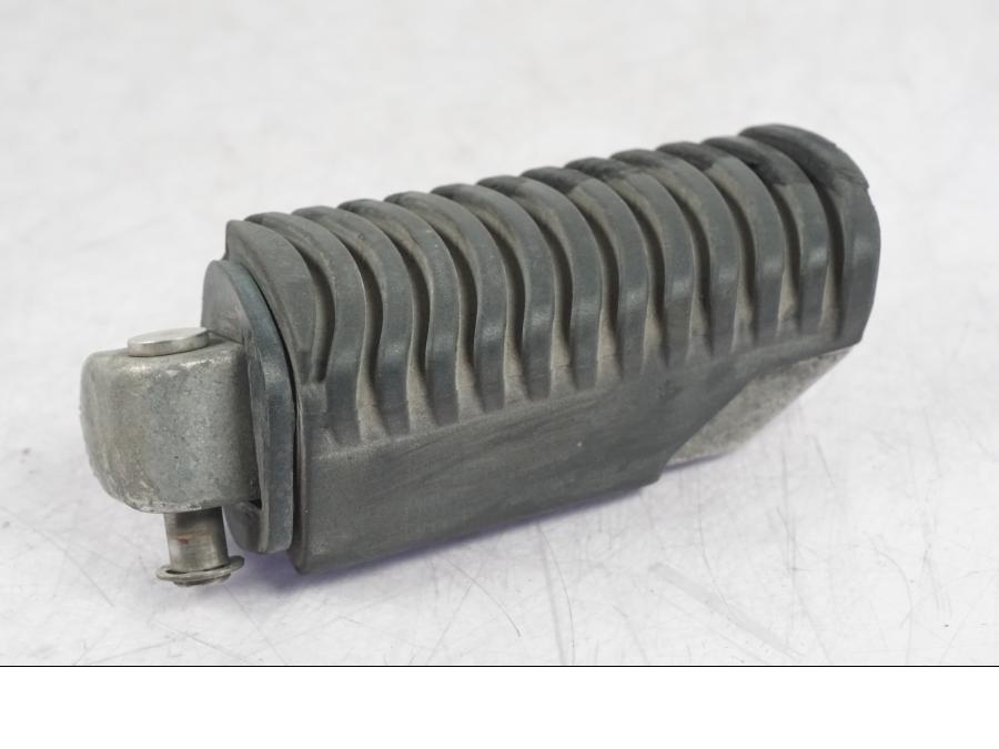 Framsidan på Fotpinne från en BMW R 1200 GS -2005 motorcykel.