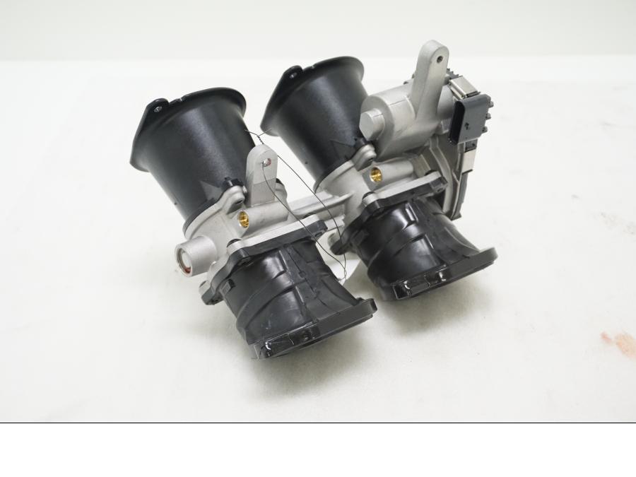 Framsidan på Spjällhus från en Ducati Multistrada 1158 V4 -2021 motorcykel.