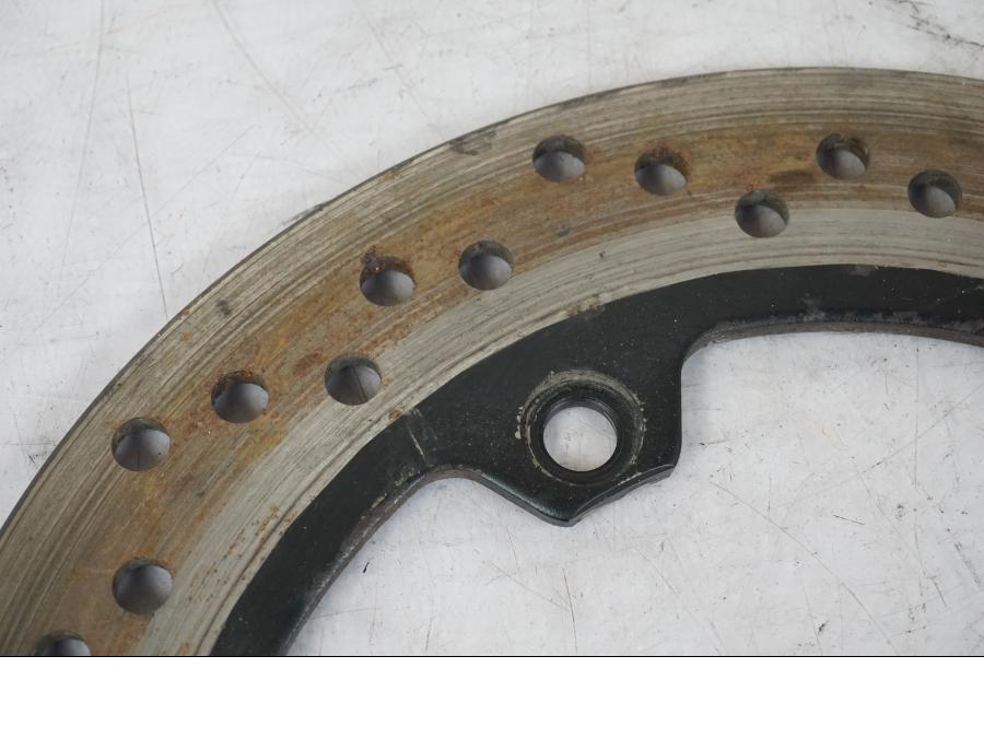 Höger sida på Bromsskiva från en Suzuki GSX 1300 R -2010 motorcykel.