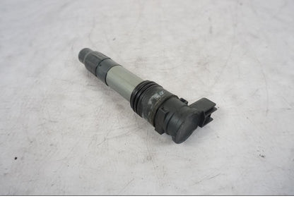 Framsidan på Tändspole från en KTM 1290 Super Duke R -2021 motorcykel.