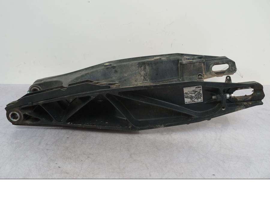 Extrabild1 på Sving från en KTM 1290 Super Adventure R -2018 motorcykel.