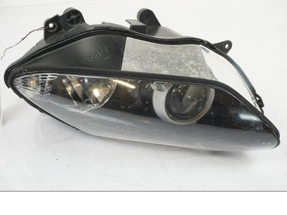 Framsidan på Strålkastare från en Yamaha YZF 1000 R1 -2007 motorcykel.