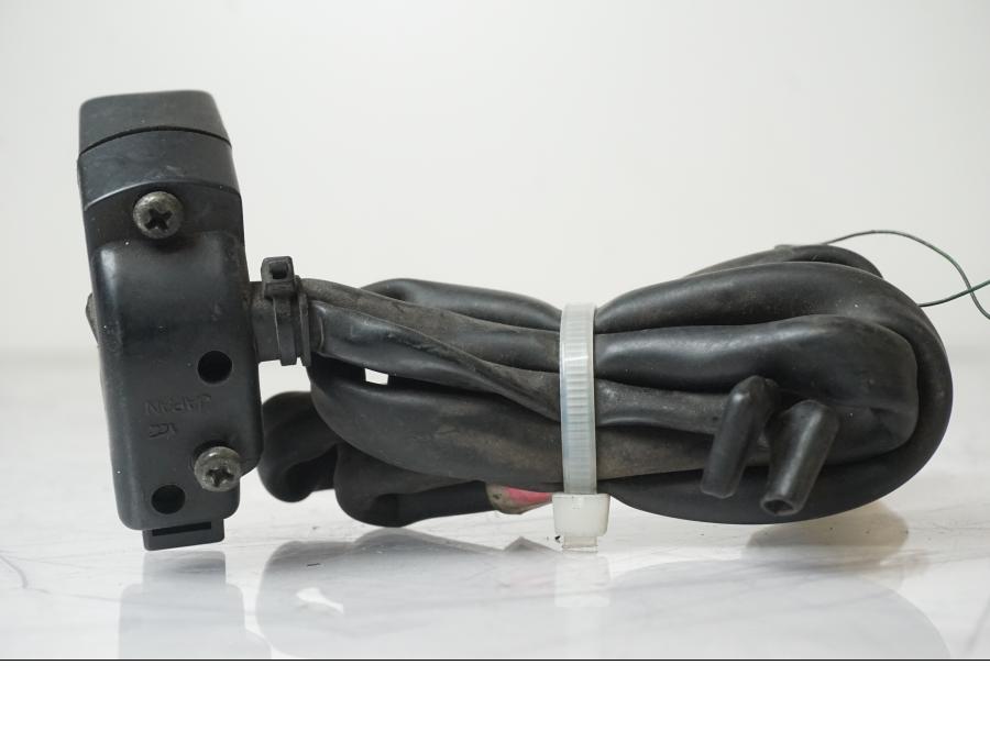 Vänster sida på Styrelreglage från en Honda XL 600 V -1997 motorcykel.