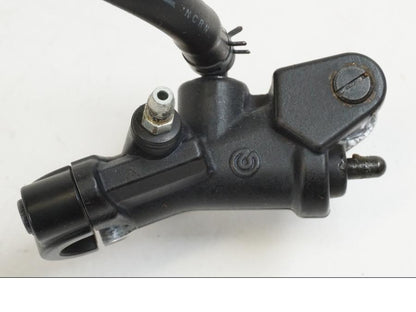 Vänster sida på Bromshuvudcylinder från en Yamaha YZF 1000 R1 -2009 motorcykel.