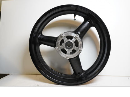 Framsidan på Fälg från en Suzuki GSF 650 -2011 motorcykel.