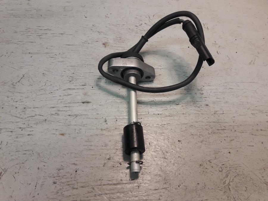 Framsidan på Oljenivågivare från en BMW K 1200 S -2008 motorcykel.